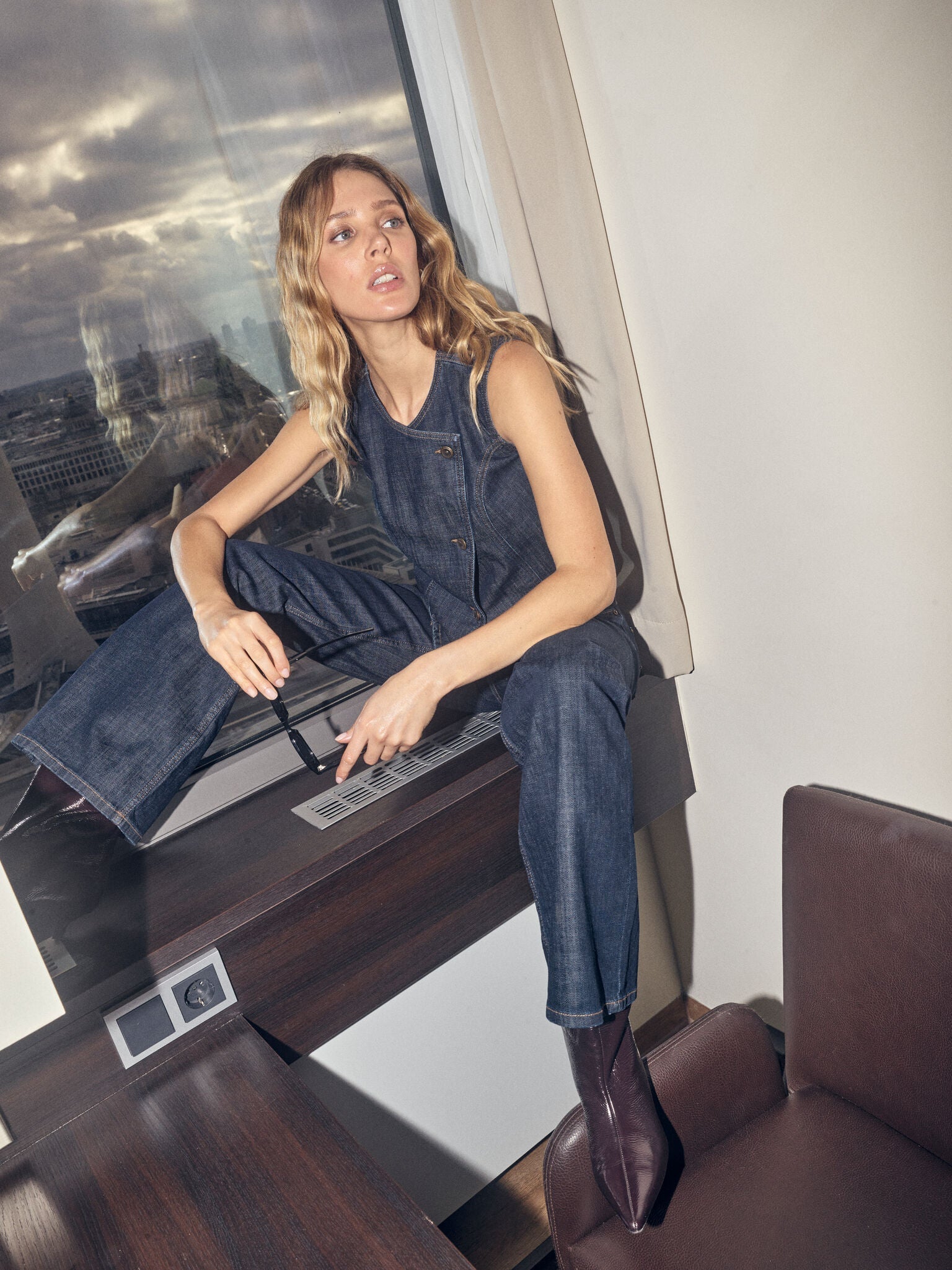 Modelshot / Dark Blue / Detail